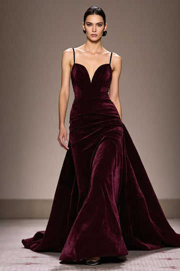 Robe longue de soirée en velours bordeaux à bretelles spaghetti